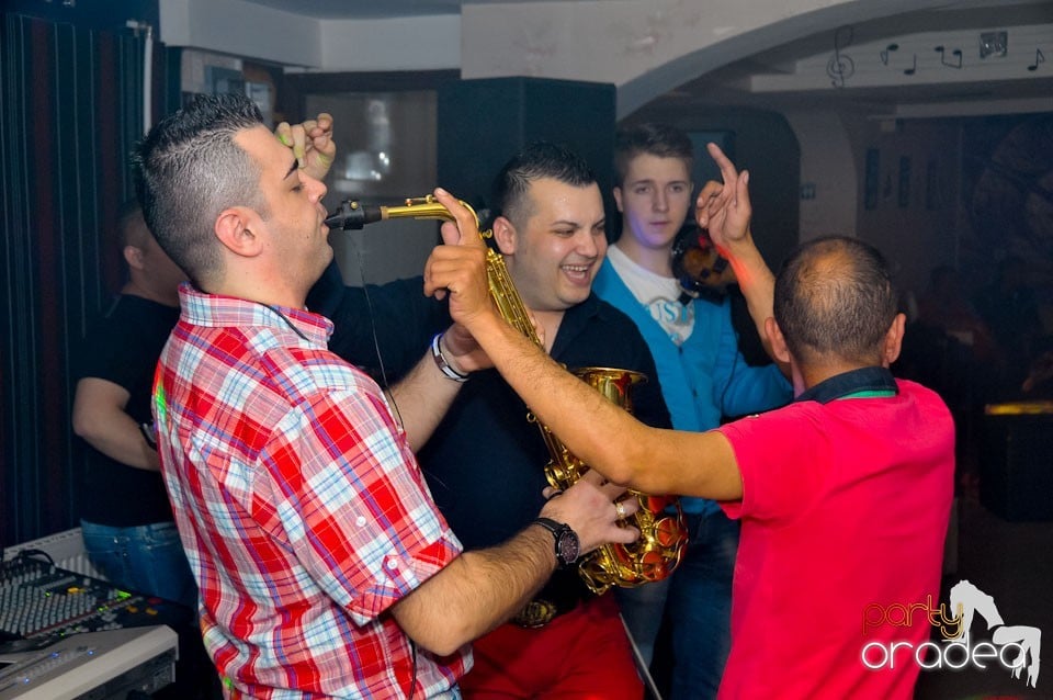Distracţie cu muzică LIVE în Dizalya,