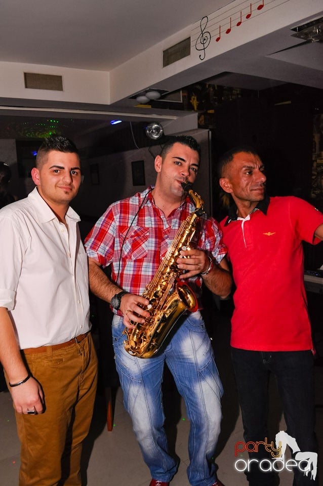 Distracţie cu muzică LIVE în Dizalya, 