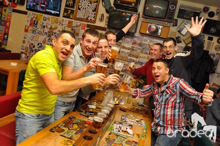 Distracţie cu Victor Mihalcea în Fabrica de bere, 
