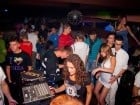 Distracţie de weekend în Club Seven