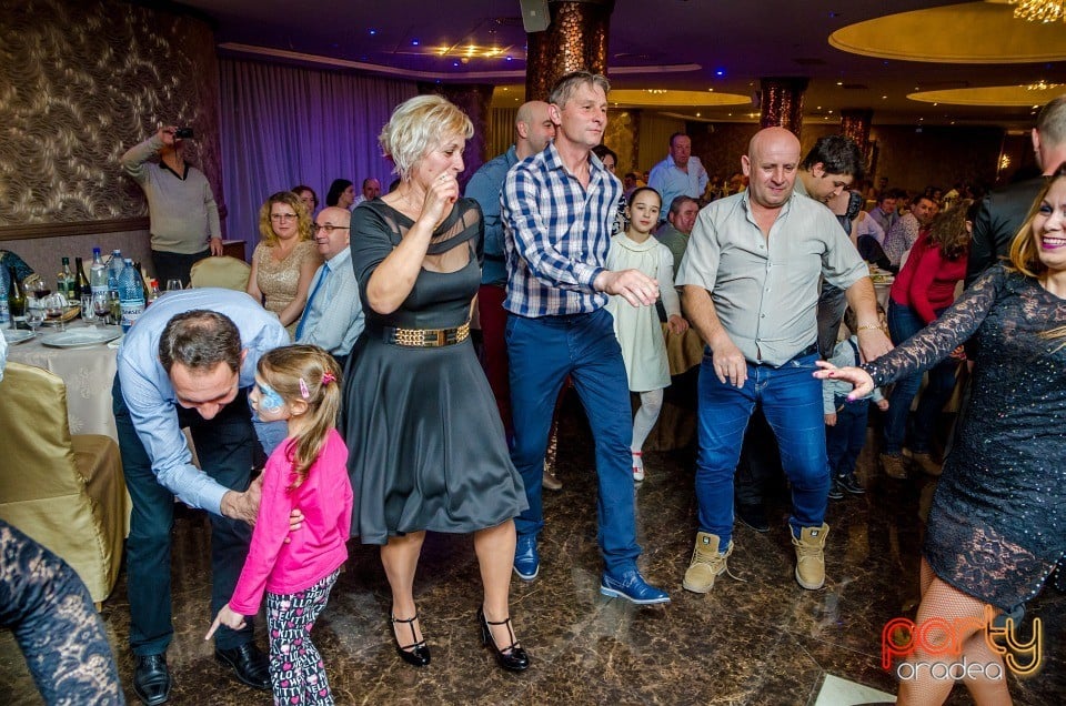 Distracţie de Ziua Femeii la Hotel Internaţional, Hotel Internaţional