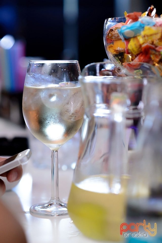 Distracţie în Blanc Coffee, 