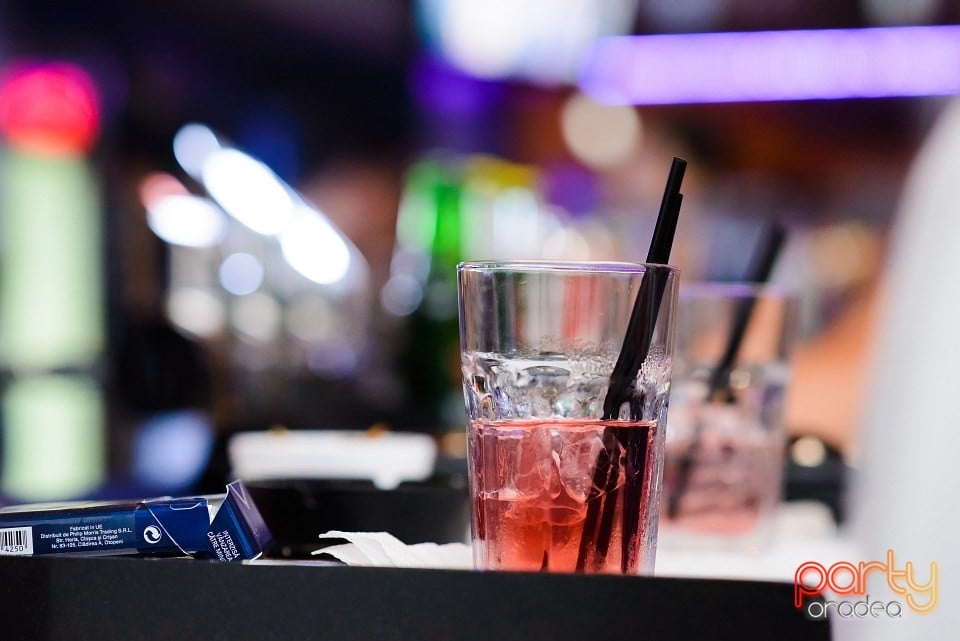 Distracţie în Blanc Coffee, 