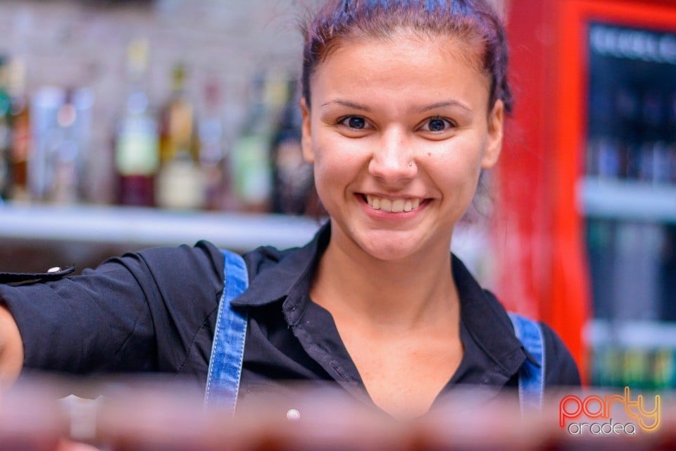 Distracţie în Bodega, Bodega