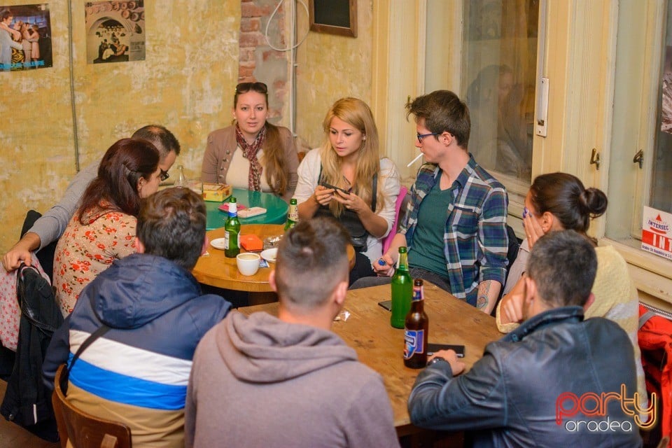 Distracţie în Bodega, Bodega