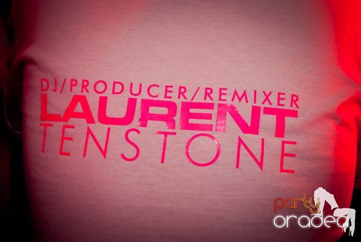 Distracţie în Club Atti's, 