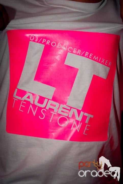 Distracţie în Club Atti's, 