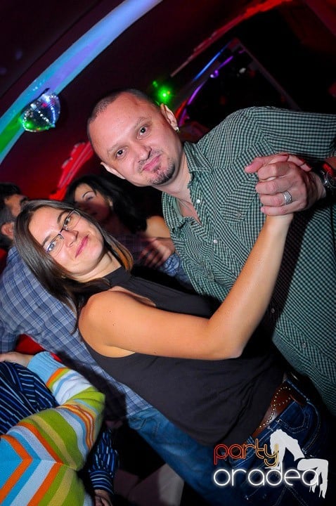 Distracţie în Club Atti's, 