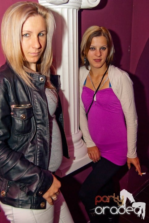 Distracţie în Club Atti's, 