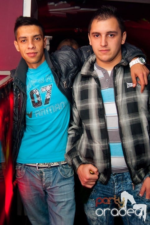 Distracţie în Club Atti's, 