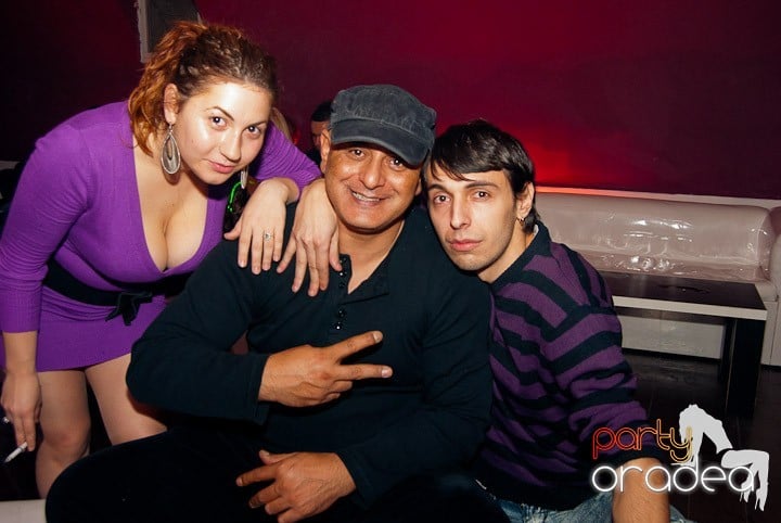 Distracţie în Club Atti's, 