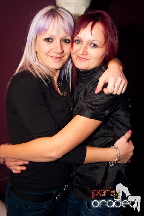 Distracţie în Club Atti's, 