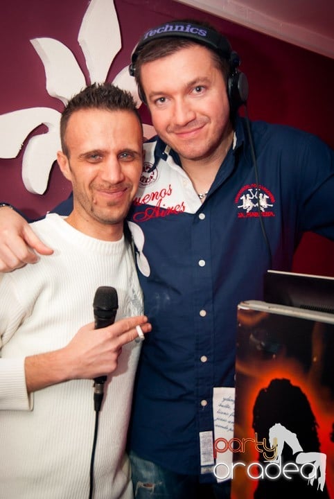 Distracţie în Club Atti's, 