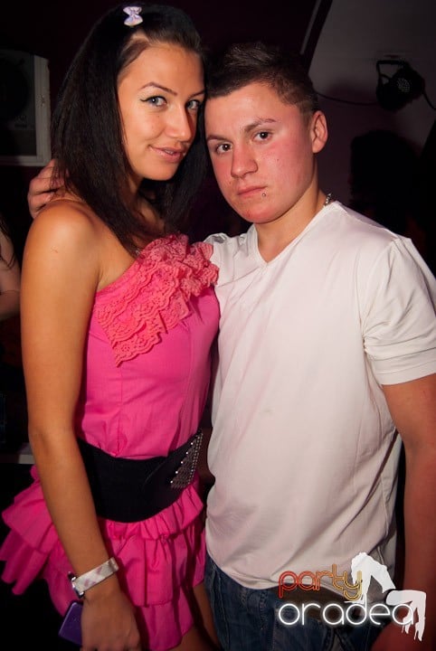 Distracţie în Club Atti's, 