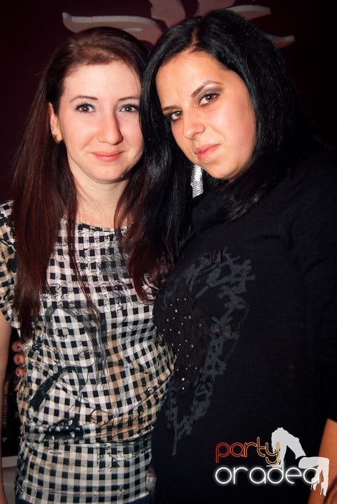 Distracţie în Club Atti's, 