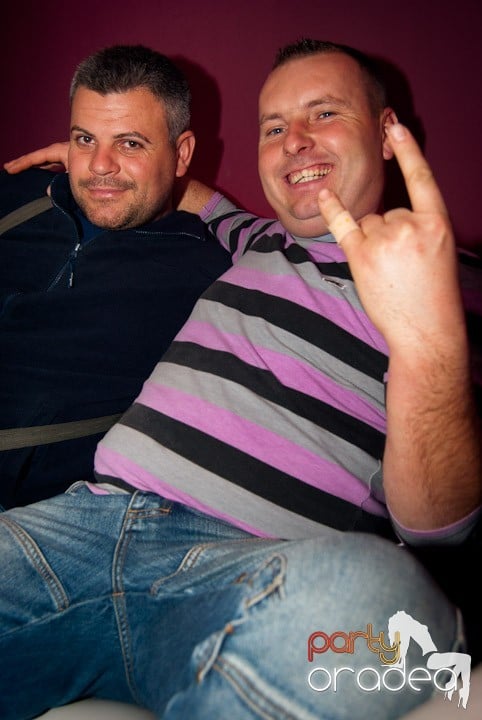 Distracţie în Club Atti's, 