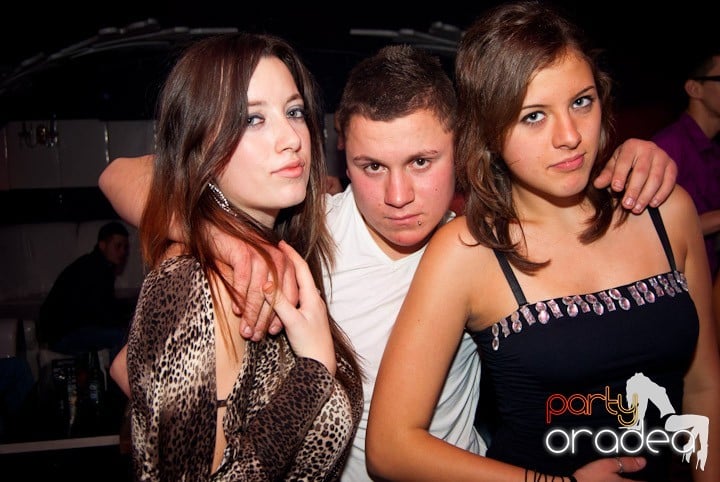 Distracţie în Club Atti's, 