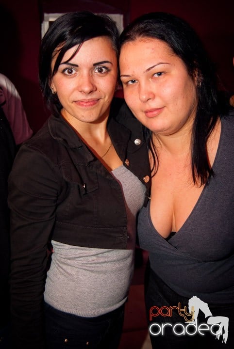 Distracţie în Club Atti's, 