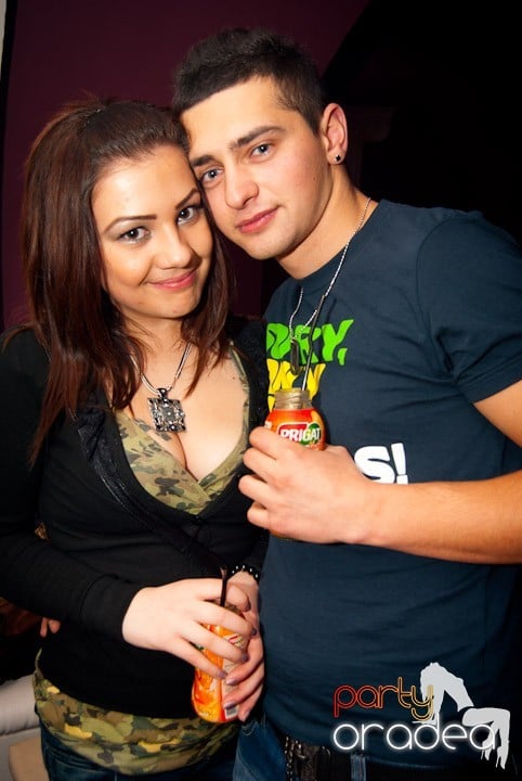 Distracţie în Club Atti's, 