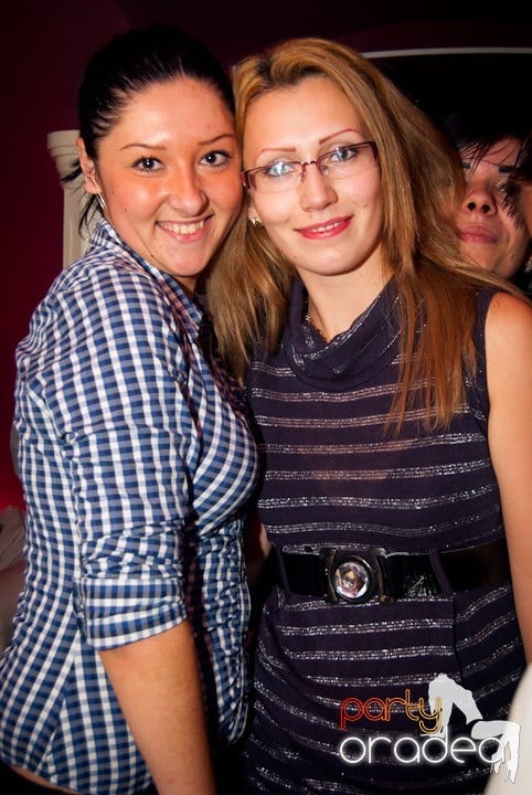 Distracţie în Club Atti's, 