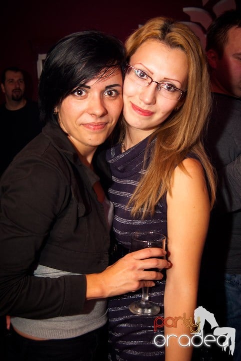 Distracţie în Club Atti's, 