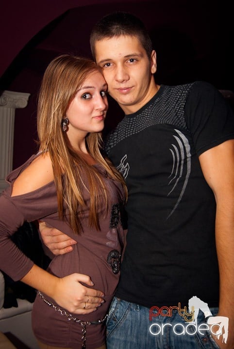 Distracţie în Club Atti's, 