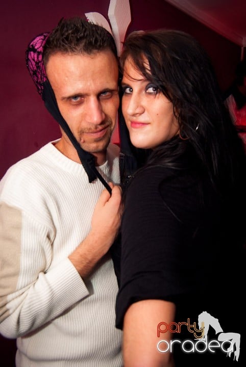 Distracţie în Club Atti's, 