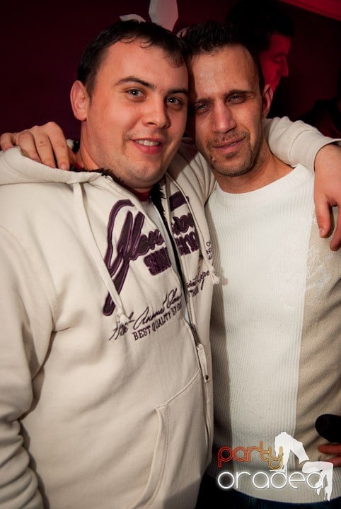 Distracţie în Club Atti's, 