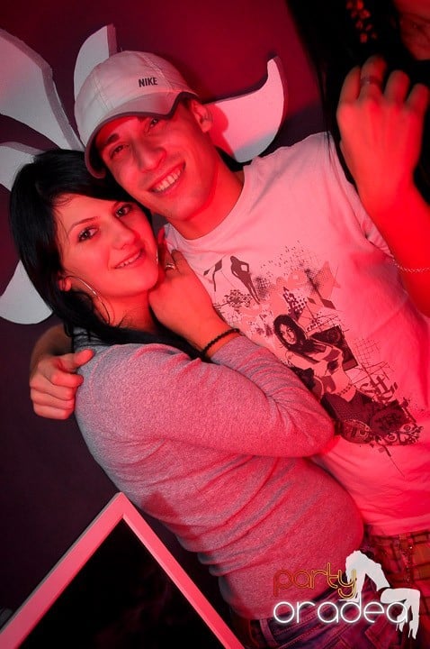 Distracţie în Club Atti's, 