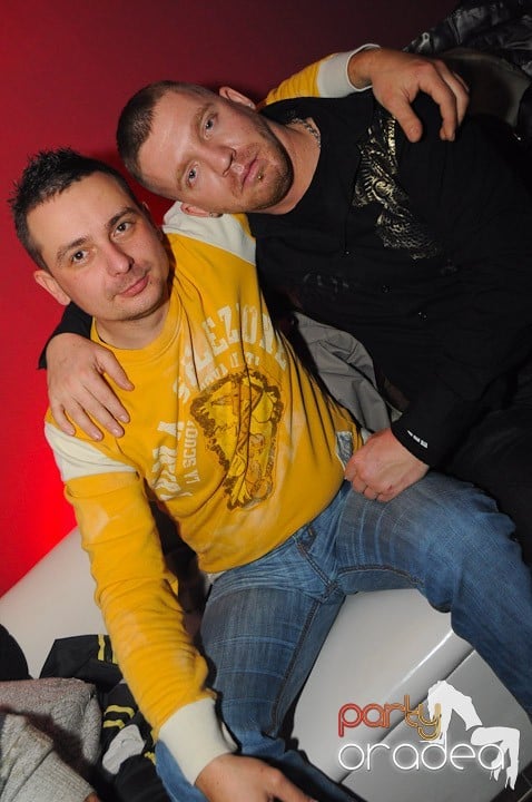 Distracţie în Club Atti's, 