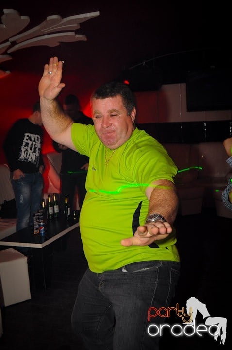 Distracţie în Club Atti's, 