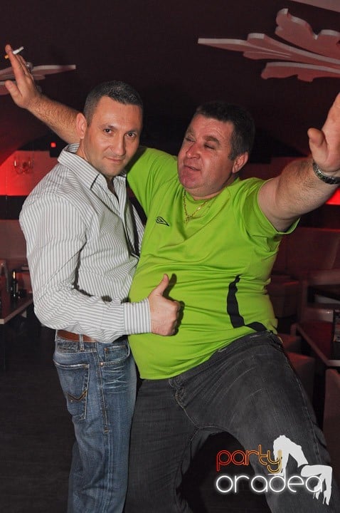 Distracţie în Club Atti's, 