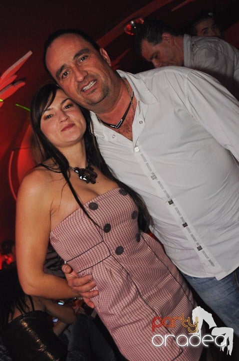 Distracţie în Club Atti's, 