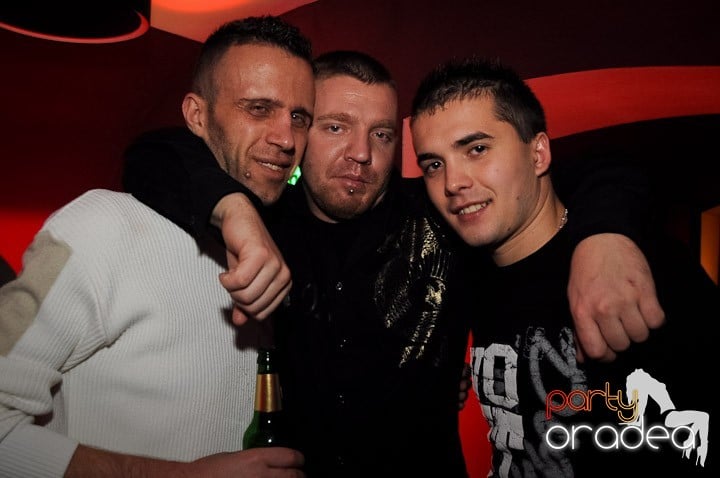 Distracţie în Club Atti's, 