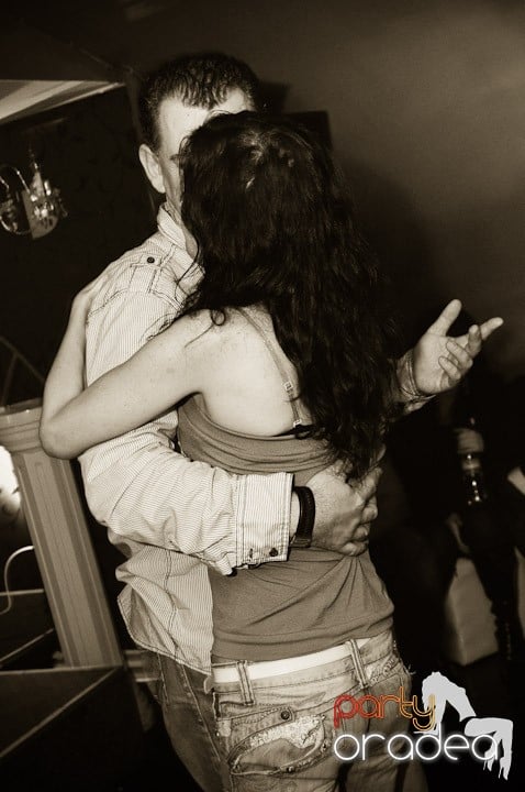 Distracţie în Club Atti's, 