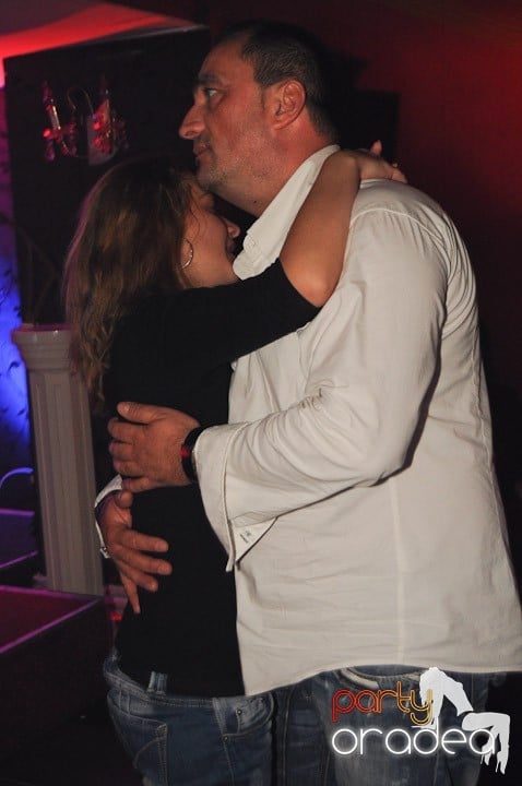 Distracţie în Club Atti's, 