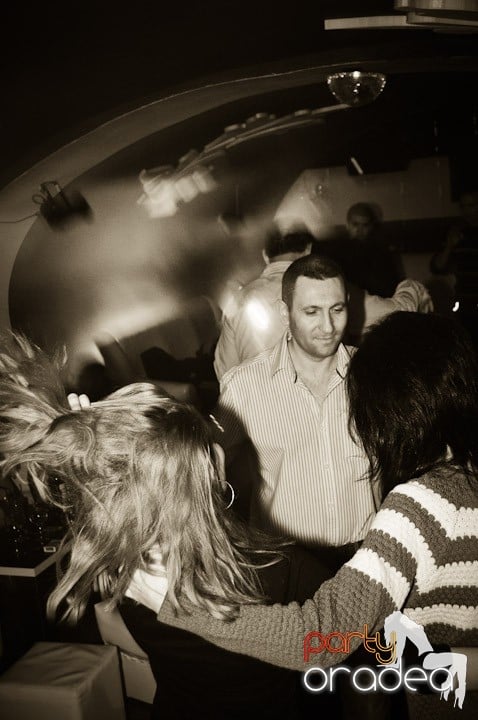 Distracţie în Club Atti's, 