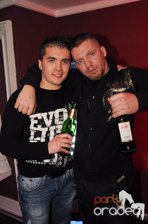 Distracţie în Club Atti's, 