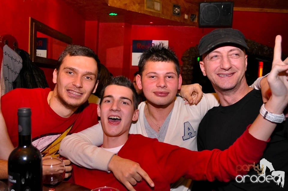 Distracţie în Club Downtown, 