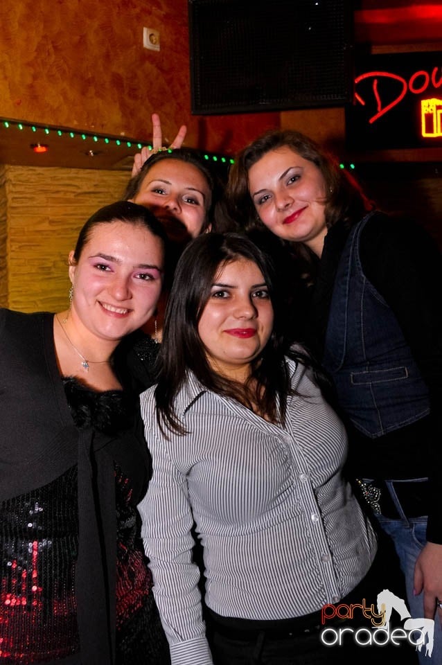 Distracţie în Club Downtown, 