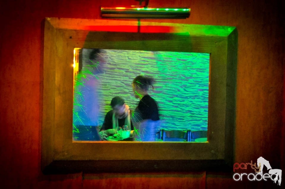 Distracţie în Club Downtown, 