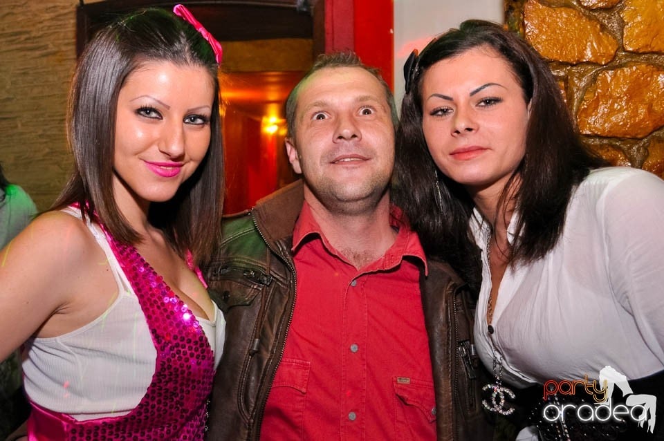 Distracţie în Club Downtown, 