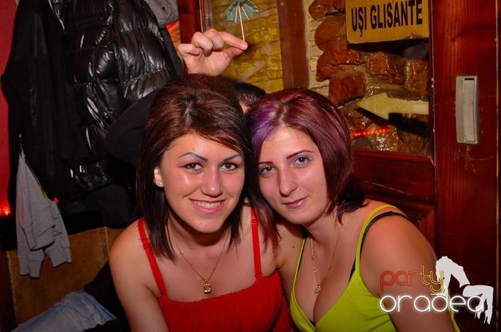 Distracţie în Club Downtown, 