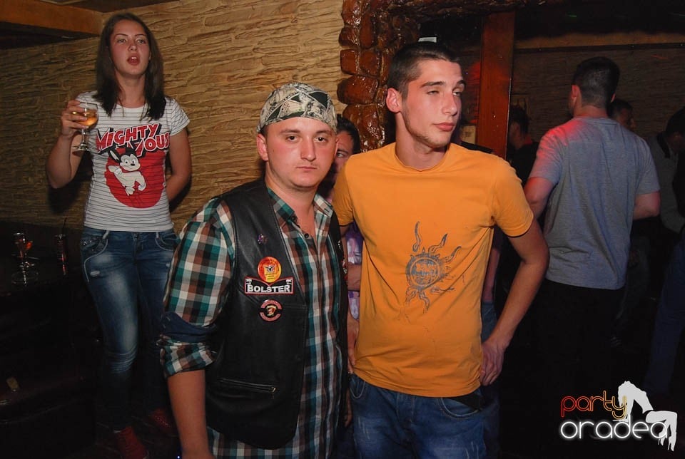 Distracţie în Club Downtown, 