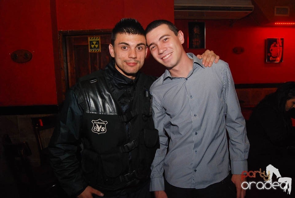 Distracţie în Club Downtown, 