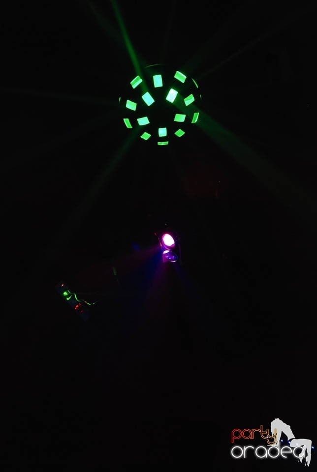 Distracţie în Club Downtown, 