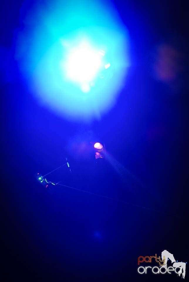 Distracţie în Club Downtown, 