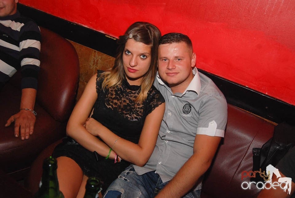 Distracţie în Club Downtown, 