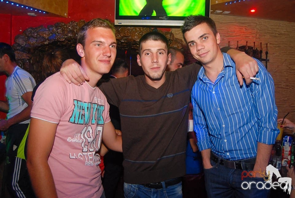 Distracţie în Club Downtown, 