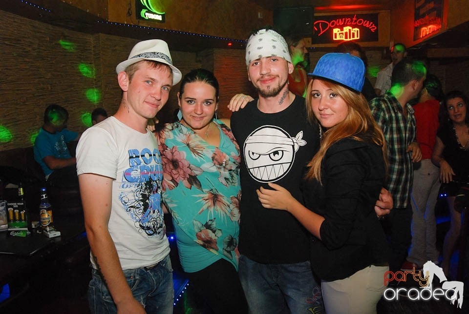 Distracţie în Club Downtown, 